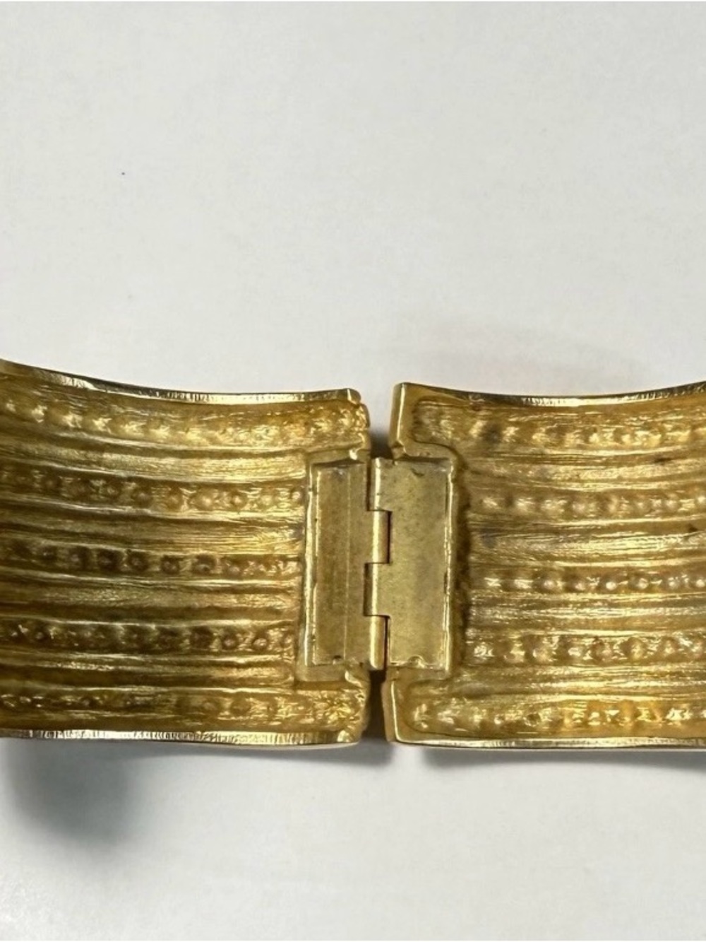 VTG Judith Ripka/Kieselstein- Cord Style Wide Hinged Cuff Bracelet MCM Gld Tone - Picture 4 of 10